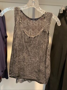 Women's Gray Sleeveless Lace-Trim Tank